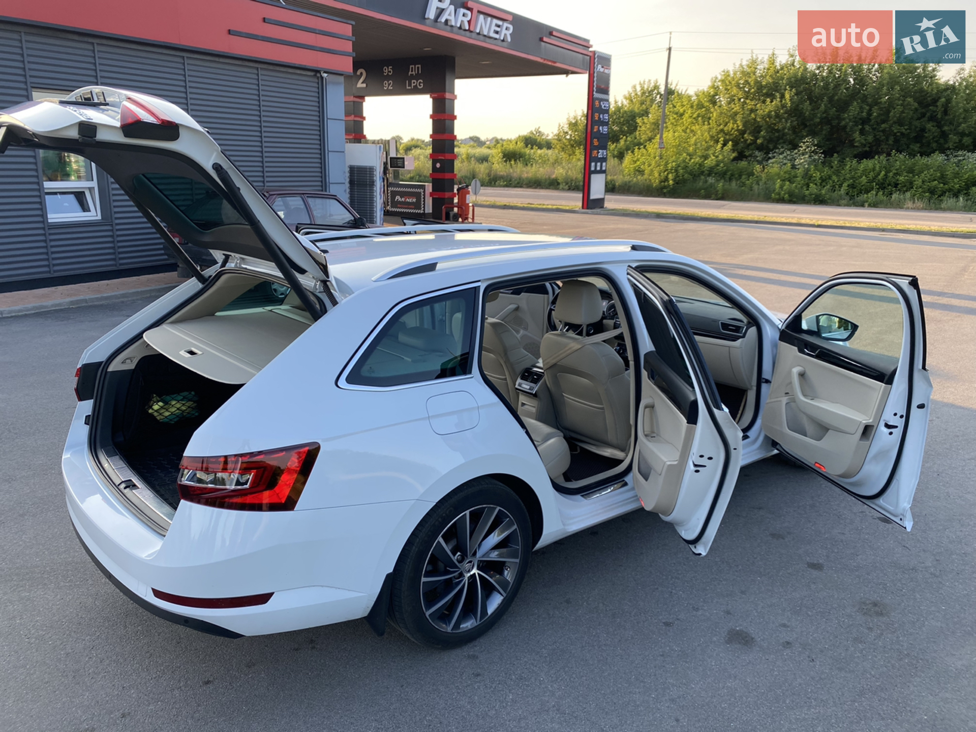 2016 Skoda Superb - мініатюра 27