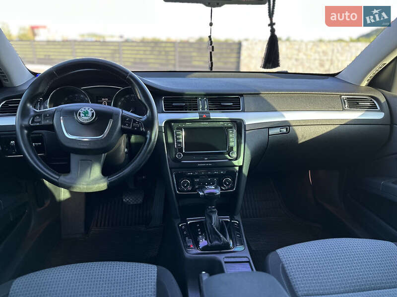 Універсал Skoda Superb 2012 в Мукачевому