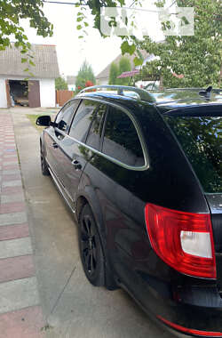 Универсал Skoda Superb 2011 в Березному