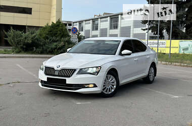 Лифтбек Skoda Superb 2015 в Запорожье