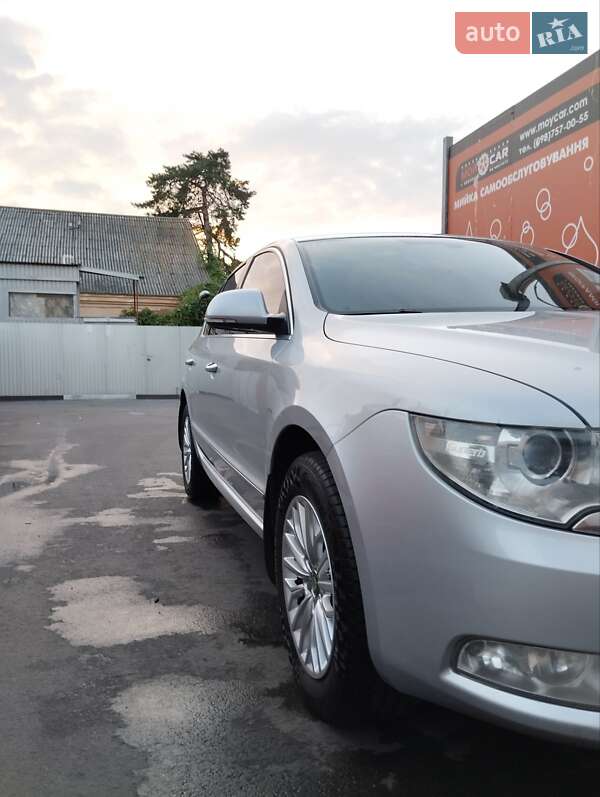 Лифтбек Skoda Superb 2012 в Киеве