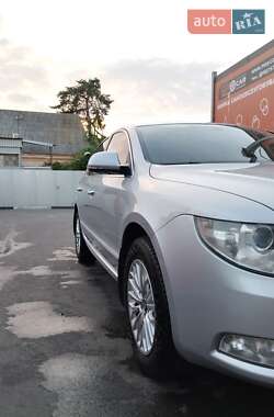 Ліфтбек Skoda Superb 2012 в 