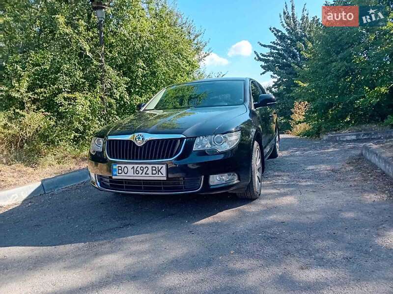 Лифтбек Skoda Superb 2011 в Тернополе