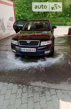 Лифтбек Skoda Superb 2007 в Тростянце