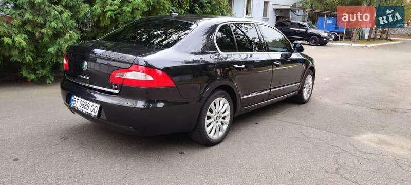Лифтбек Skoda Superb 2012 в Киеве