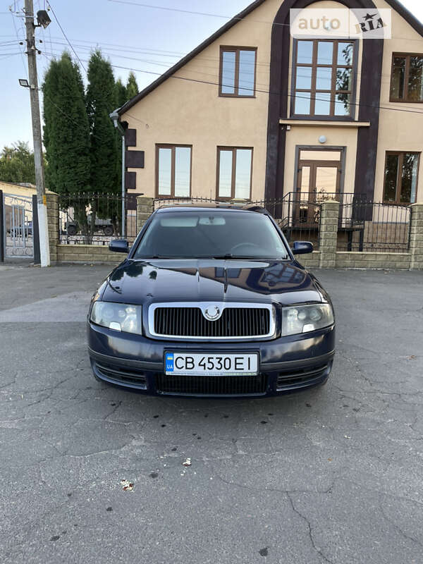 Лифтбек Skoda Superb 2003 в 