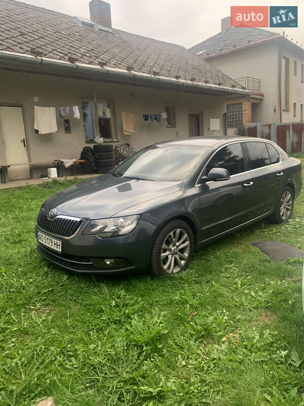 Лифтбек Skoda Superb 2013 в Тячеве