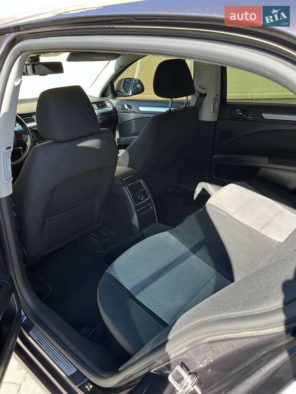 Ліфтбек Skoda Superb 2011 в Східниці