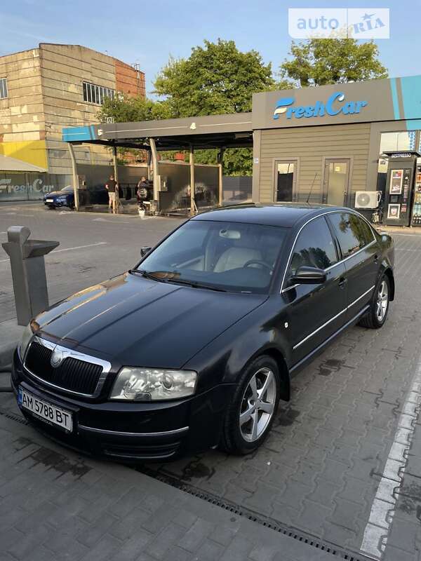 Ліфтбек Skoda Superb 2003 в Житомирі