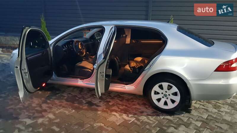 Лифтбек Skoda Superb 2008 в Черкассах