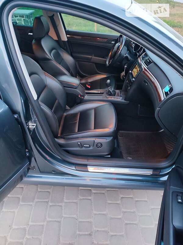 Универсал Skoda Superb 2014 в Звягеле