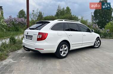 Универсал Skoda Superb 2011 в Нетешине