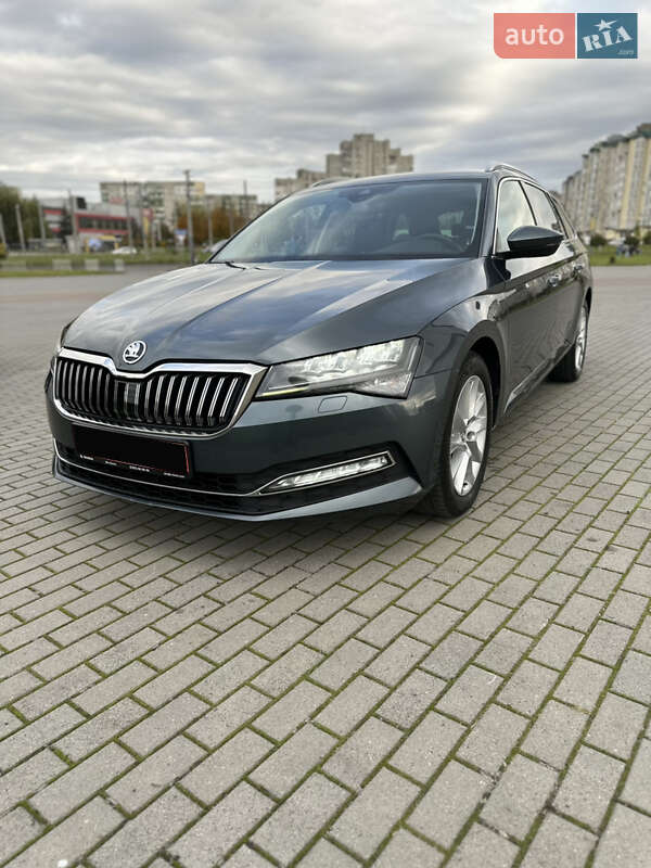 Універсал Skoda Superb 2019 в Львові