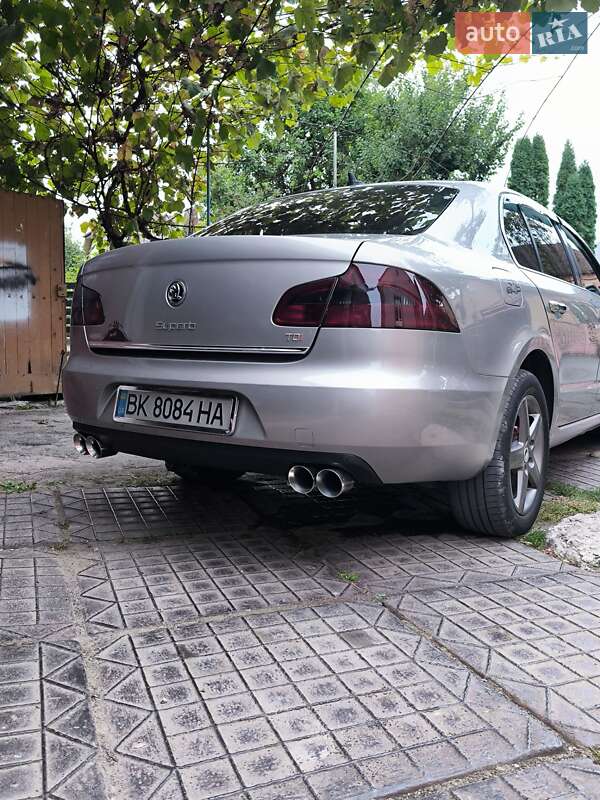 Ліфтбек Skoda Superb 2011 в Рівному