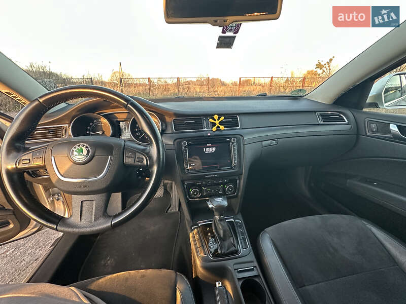 Универсал Skoda Superb 2010 в Чутове