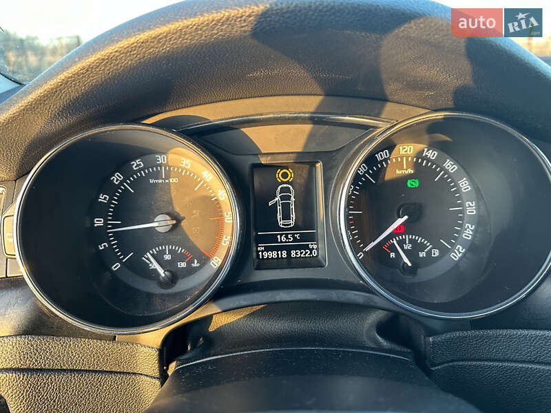 Универсал Skoda Superb 2010 в Чутове