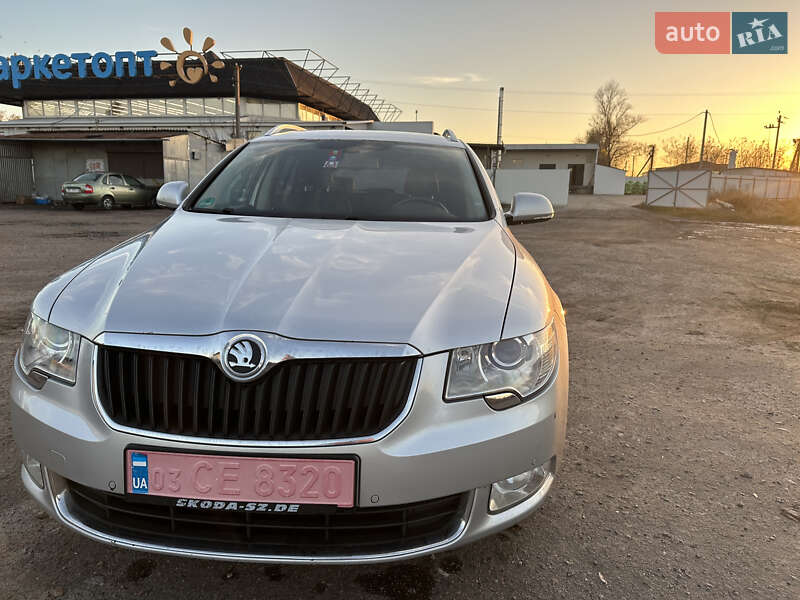 Универсал Skoda Superb 2010 в Чутове