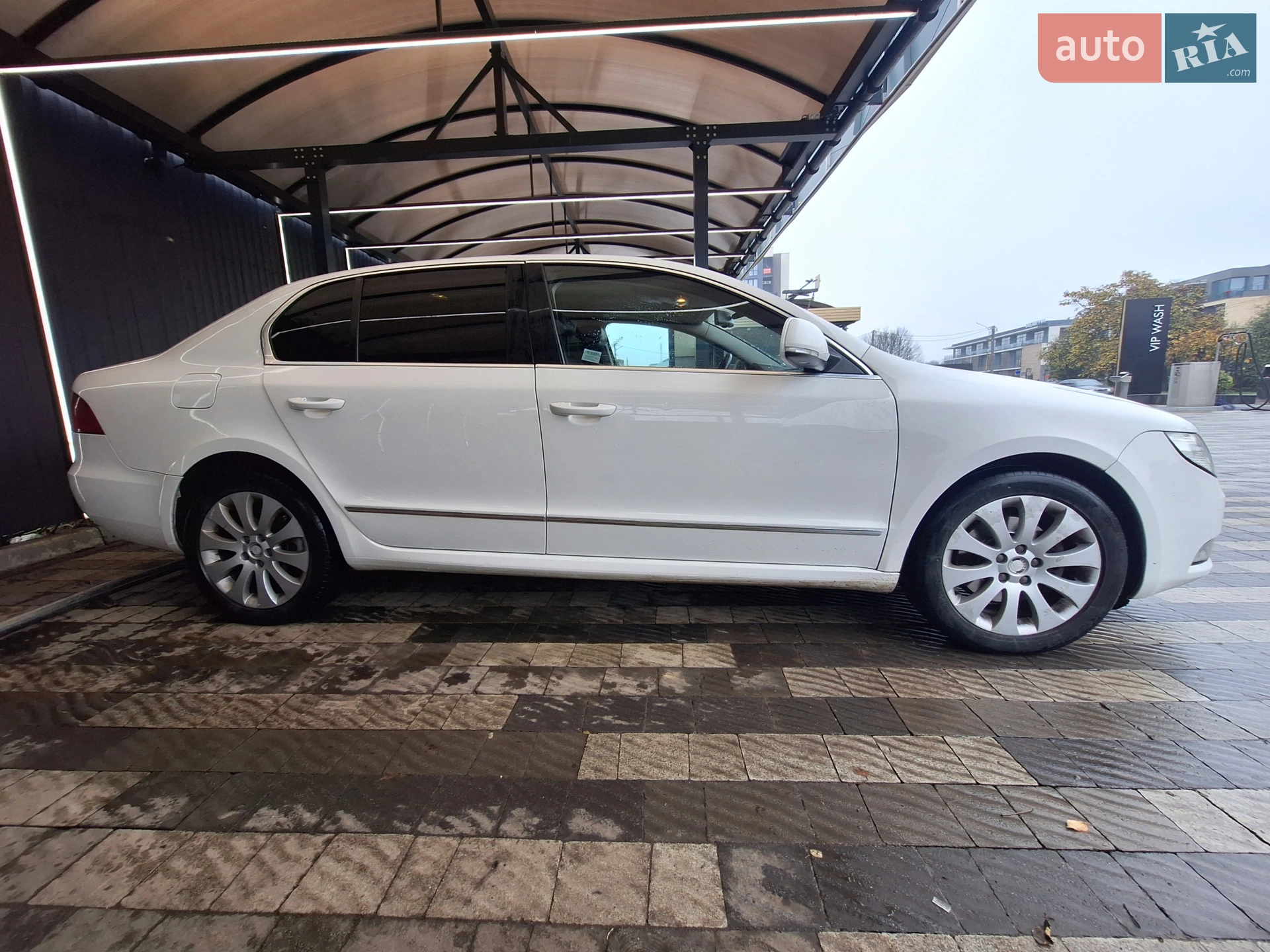 2012 Skoda Superb - мініатюра 4