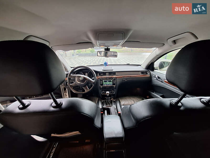Лифтбек Skoda Superb 2012 в Ужгороде