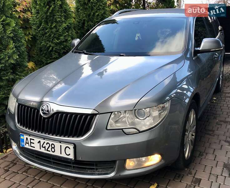 Универсал Skoda Superb 2011 в Днепре