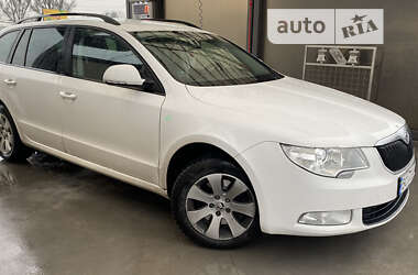 Універсал Skoda Superb 2011 в 
