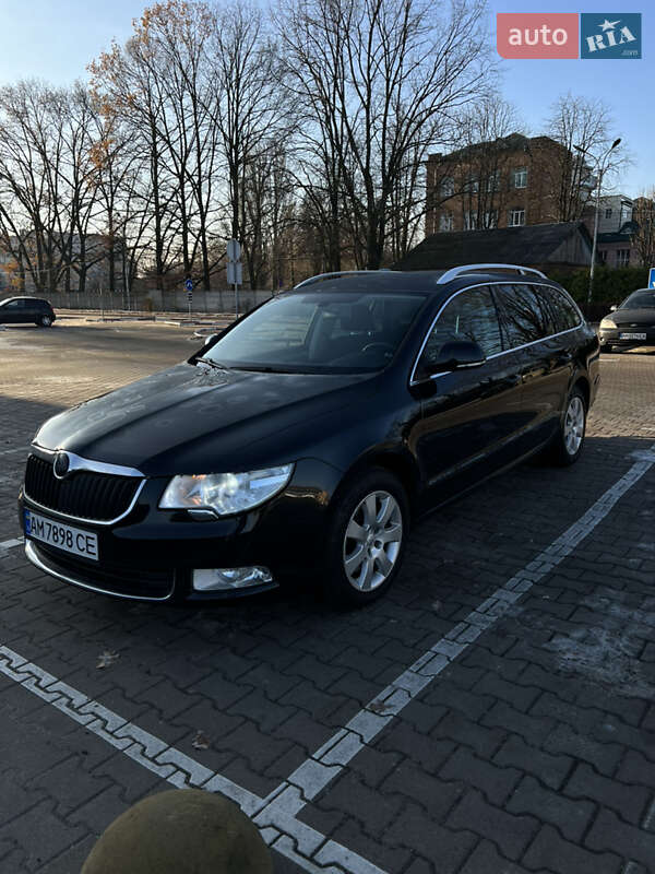 Универсал Skoda Superb 2011 в Житомире