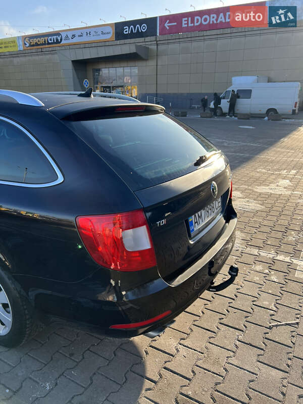 Универсал Skoda Superb 2011 в Житомире