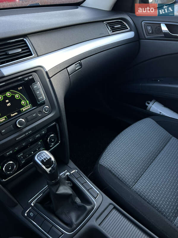 Универсал Skoda Superb 2011 в Житомире