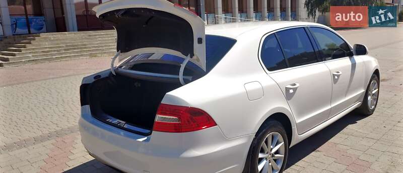 Ліфтбек Skoda Superb 2013 в Харкові