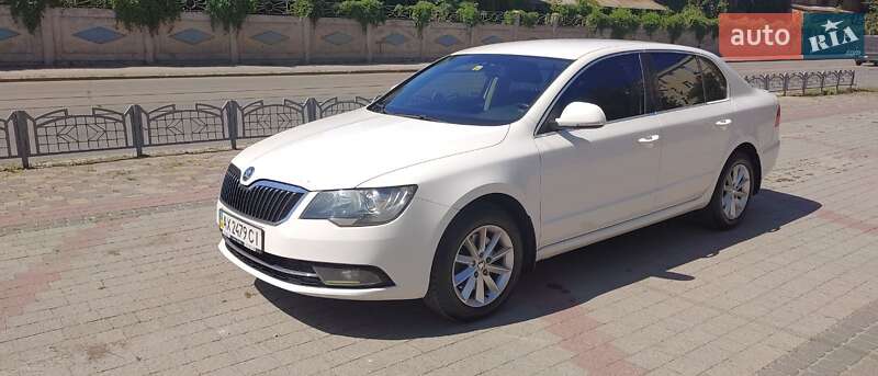 Ліфтбек Skoda Superb 2013 в Харкові