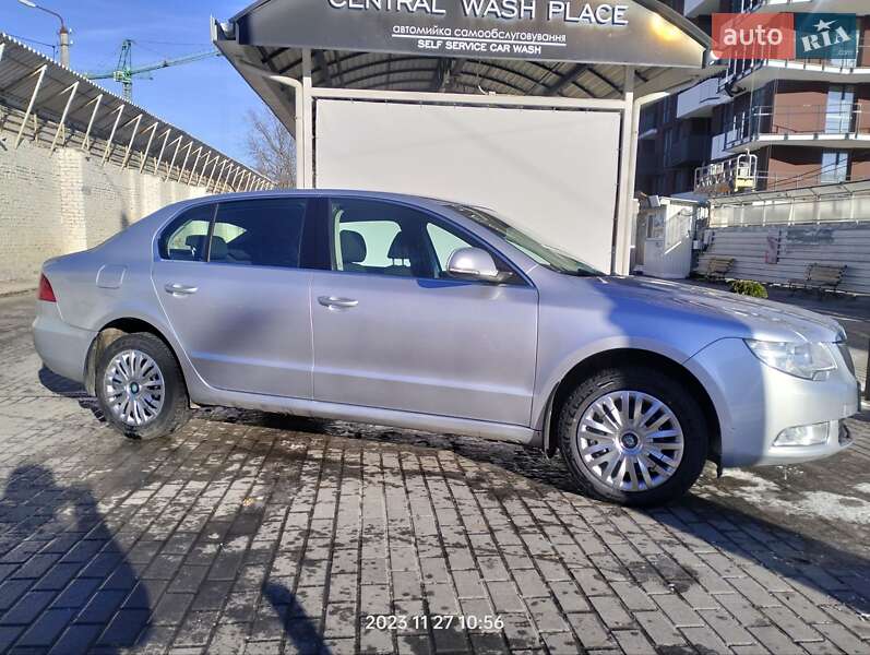 Лифтбек Skoda Superb 2008 в Виннице