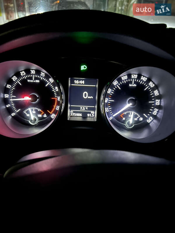 Универсал Skoda Superb 2011 в Днепре
