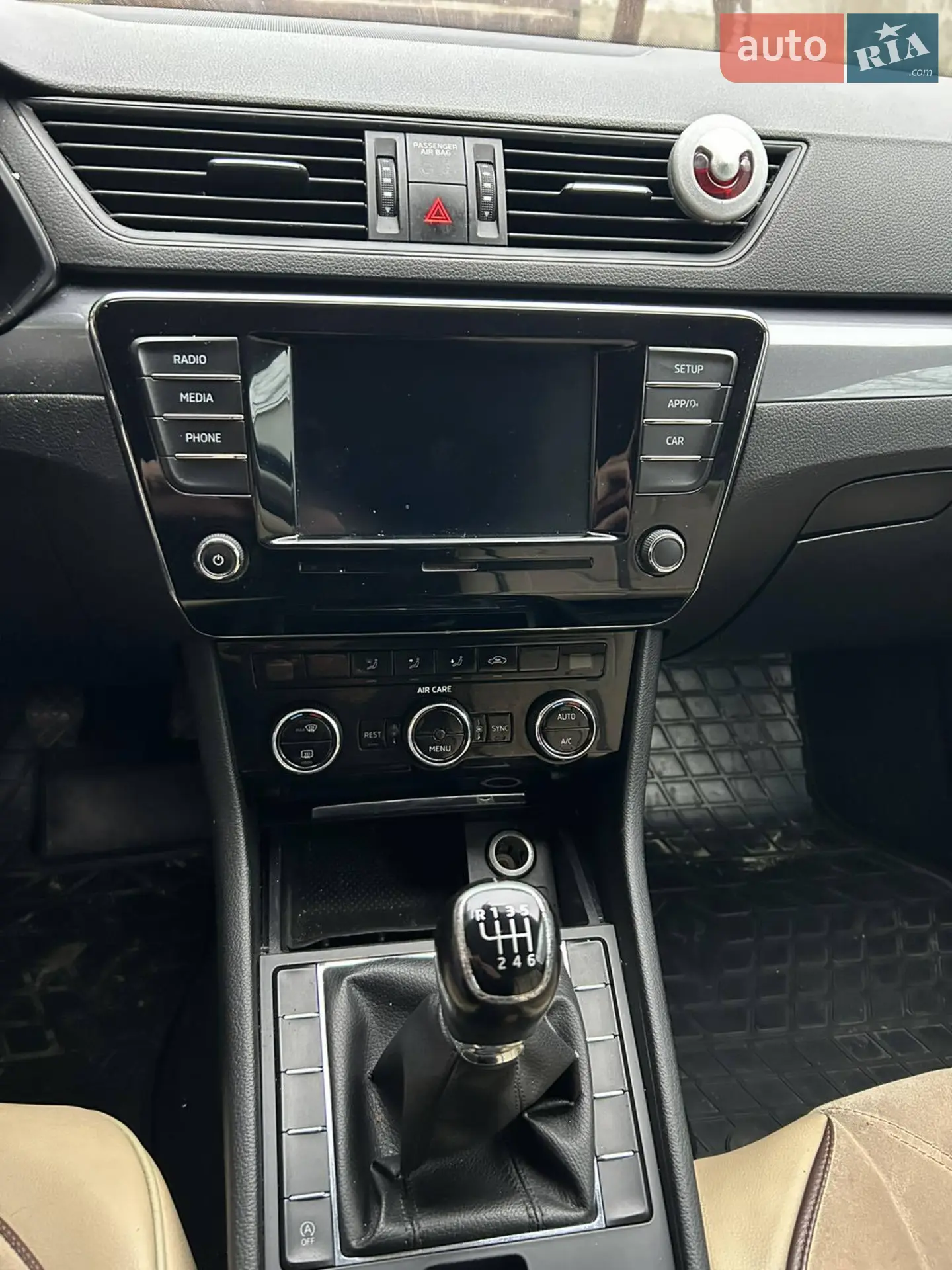 2017 Skoda Superb - мініатюра 15