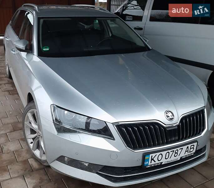 Универсал Skoda Superb 2019 в Ужгороде