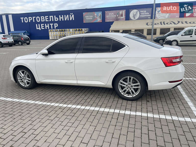 Лифтбек Skoda Superb 2016 в Хусте