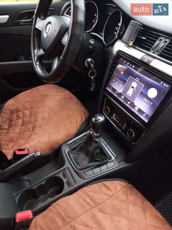 Лифтбек Skoda Superb 2013 в Ужгороде