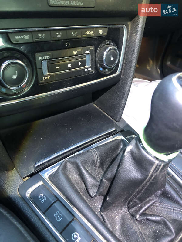 Лифтбек Skoda Superb 2014 в Ужгороде