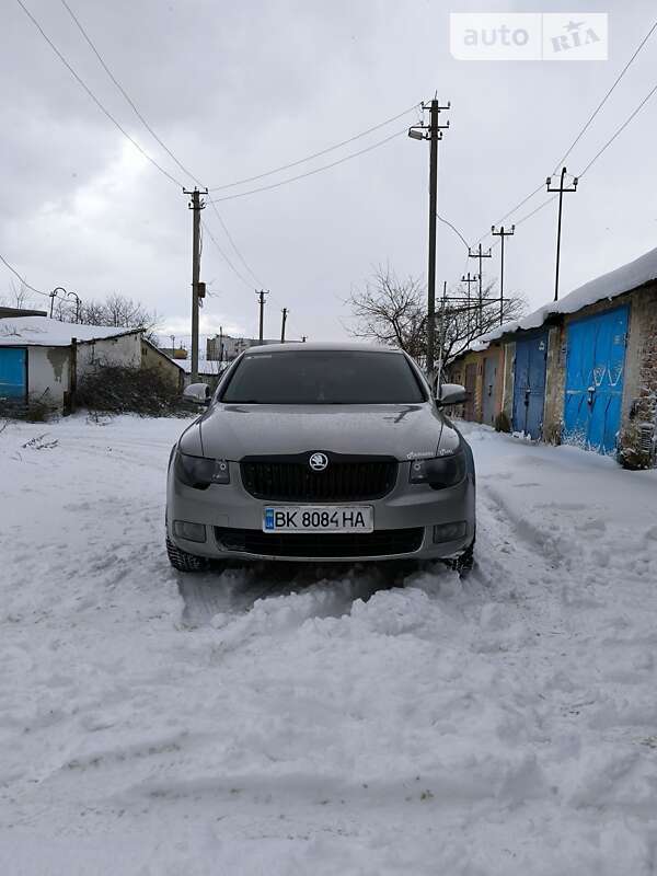 Ліфтбек Skoda Superb 2011 в Рівному