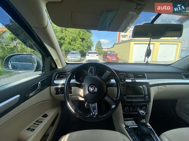 Универсал Skoda Superb 2014 в Ужгороде