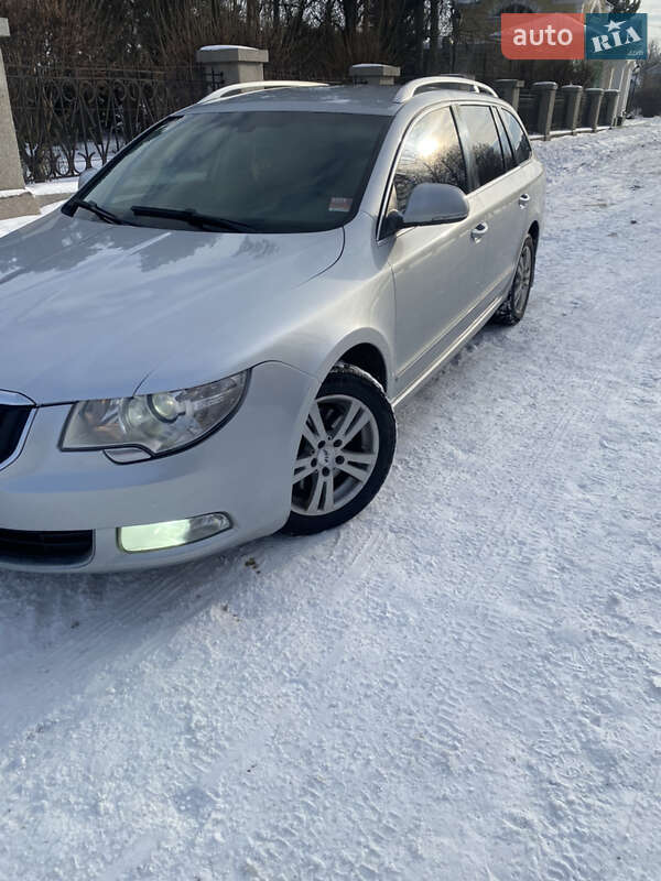 Универсал Skoda Superb 2012 в Умани