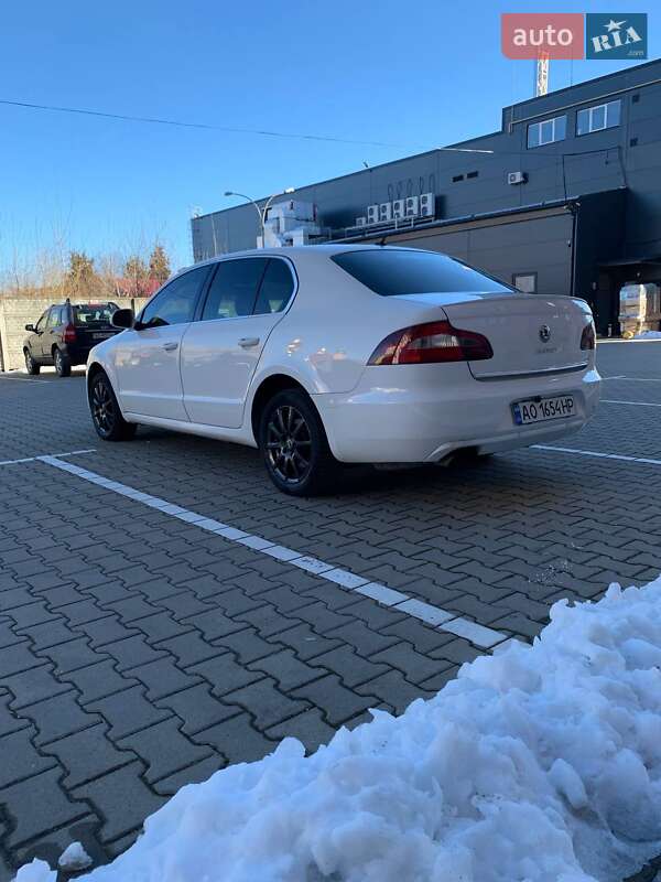 Лифтбек Skoda Superb 2008 в Ужгороде