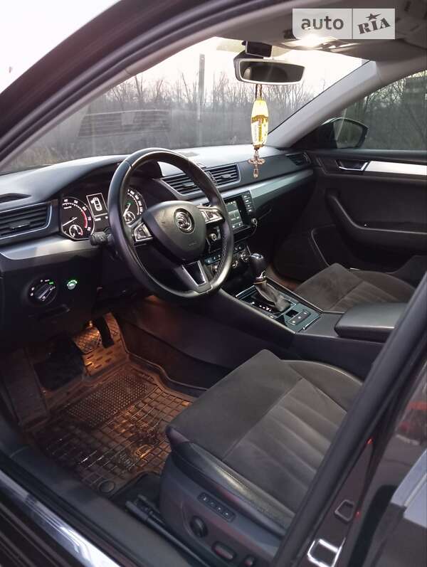 Хэтчбек Skoda Superb 2016 в Кривом Роге