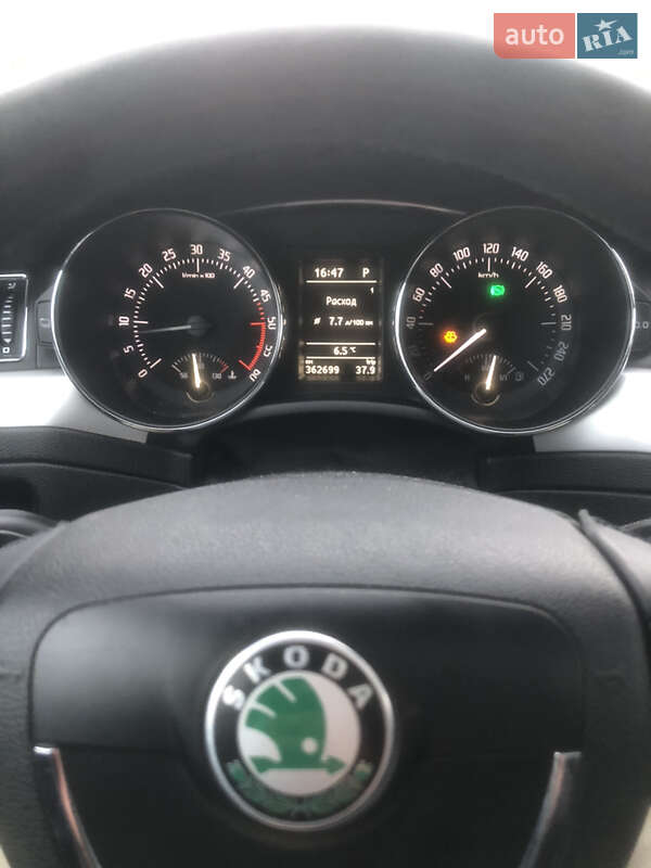 Универсал Skoda Superb 2011 в Львове
