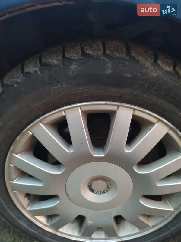 Лифтбек Skoda Superb 2003 в Мостиске