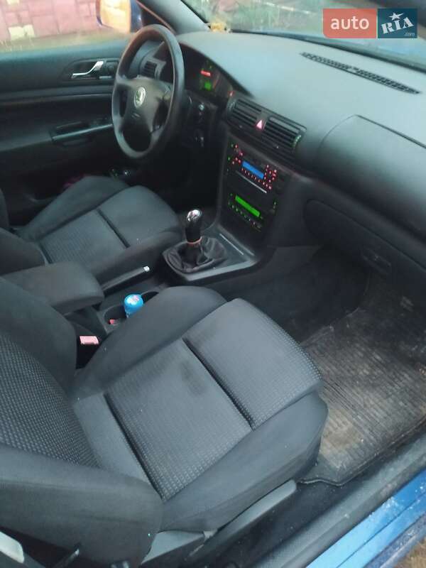 Лифтбек Skoda Superb 2003 в Мостиске