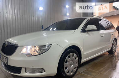 Универсал Skoda Superb 2011 в Стрые