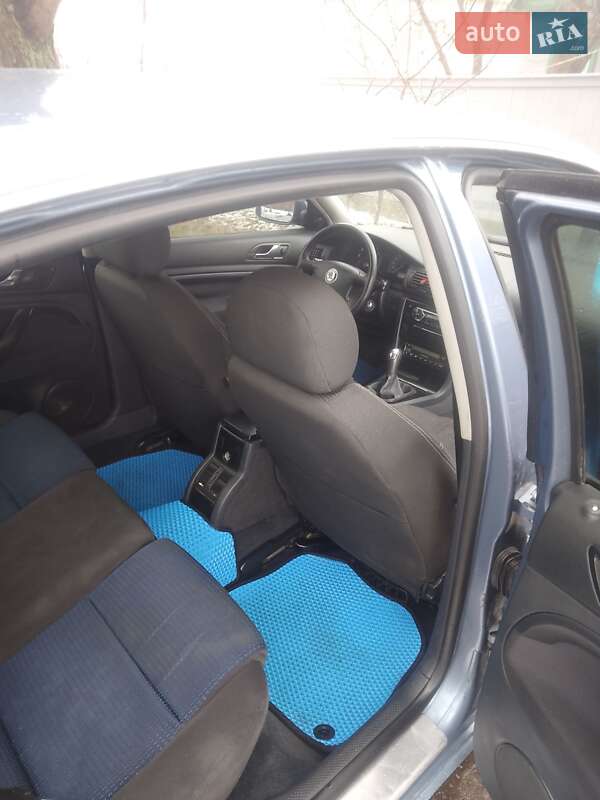 Ліфтбек Skoda Superb 2004 в Сумах