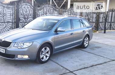 Универсал Skoda Superb 2012 в Виноградове