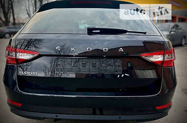 Универсал Skoda Superb 2021 в Киеве