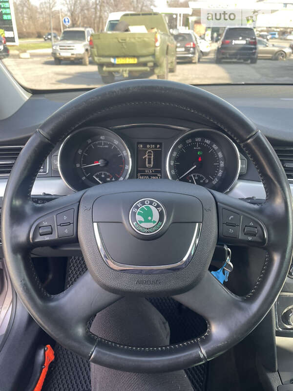 Універсал Skoda Superb 2012 в Львові фото 13 Універсал Skoda Superb 2012 в Львові